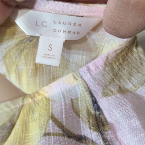 LC Lauren Conrad Light Pink Floral Blouse - Picture 6 of 6